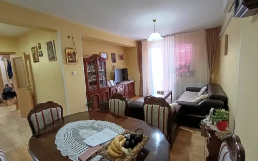 Dvoiposoban stan – Bulevar oslobođenja!