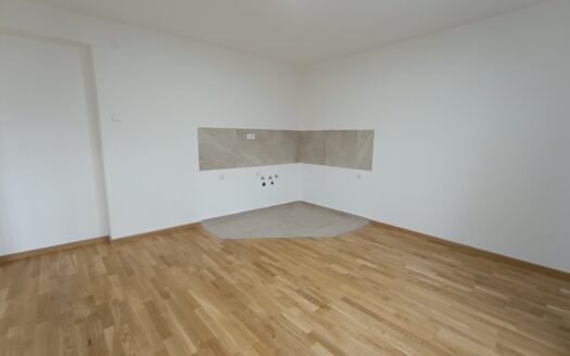 Renoviran trosoban stan – Sajam