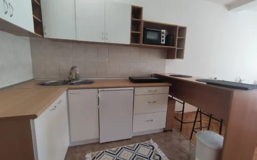 Garsonjera + parking mesto – Sajam – Ćirpanova